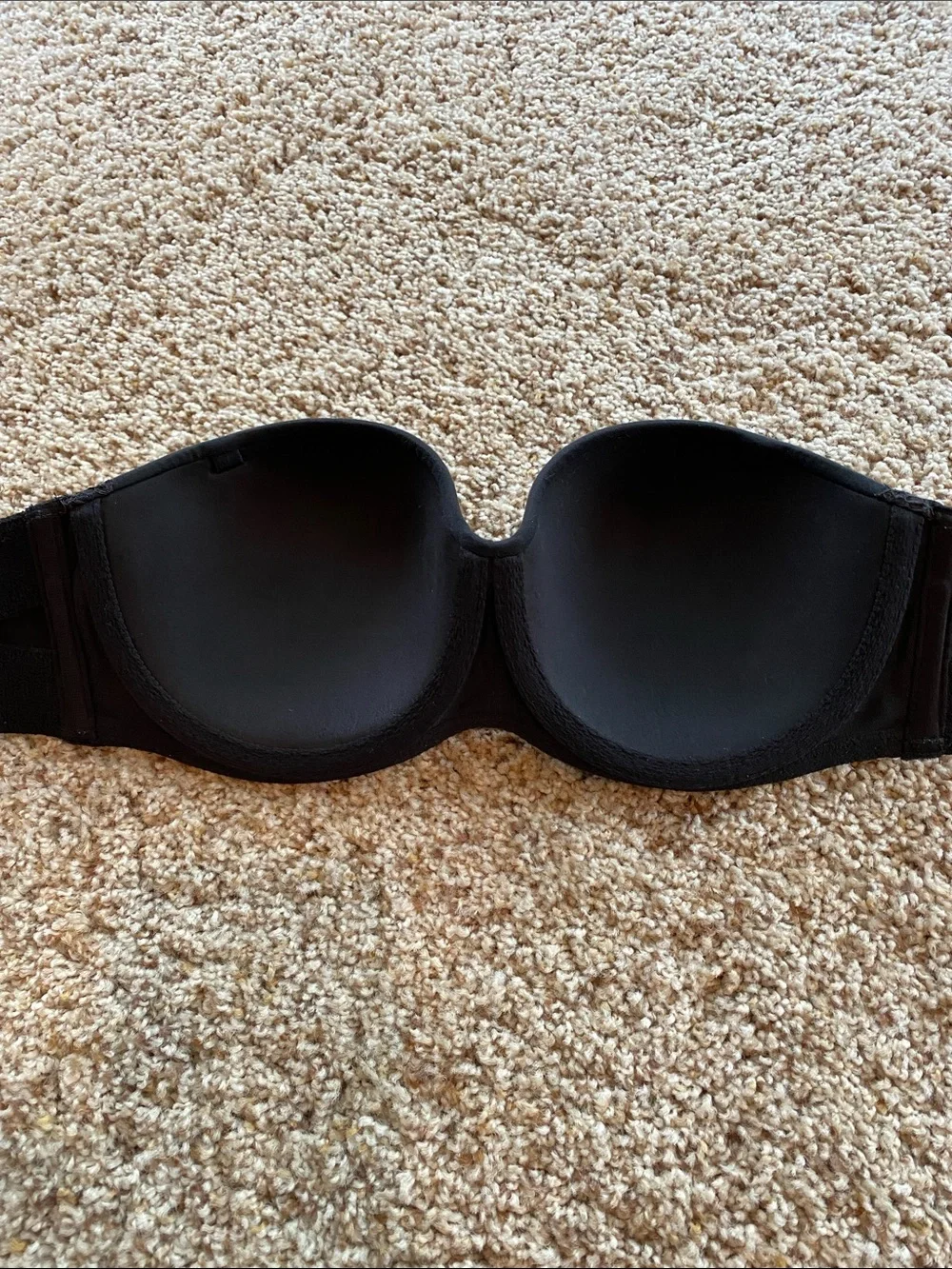 Victoria’s Secret Strapless bra w/Lace (Black)